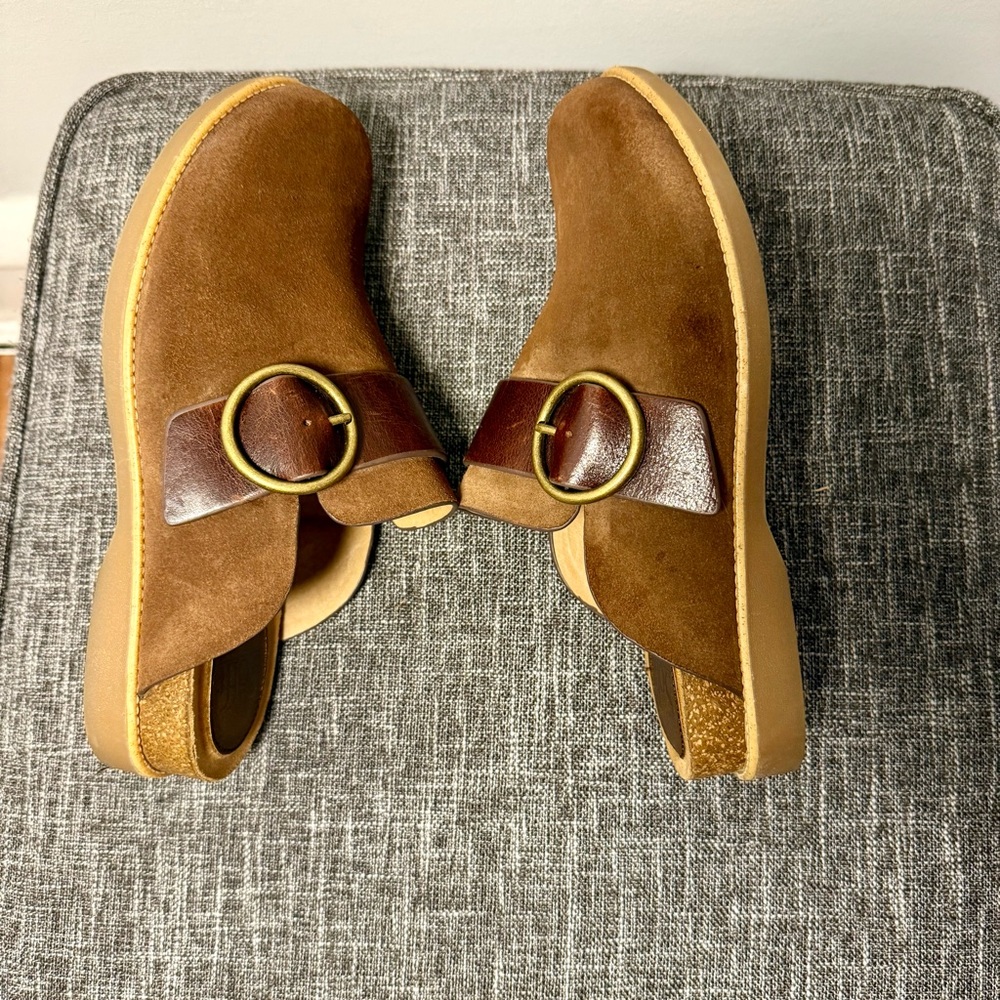 Sofft Billie Clogs, Brown Suede, Size 8, with Buckle - Picture 3 of 14